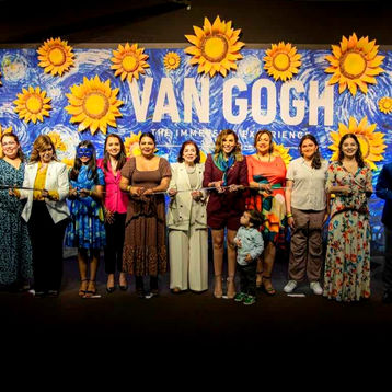 Inauguran la exposición "Van Gogh, una experiencia inmersiva"