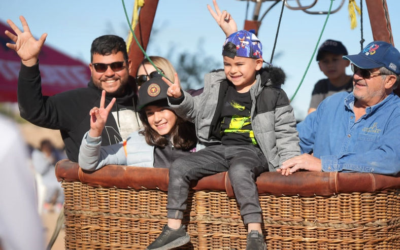 Disfrutan cientos de familias la segunda Edición del Festival Aeroespacial “Mexicali en las Alturas"
