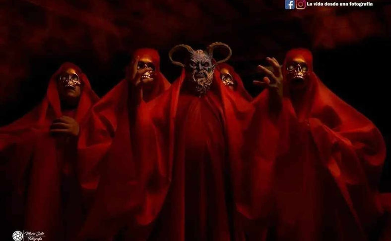 Se presentó “Historias de la Luna Roja”, montaje que apuesta por la convergencia artística