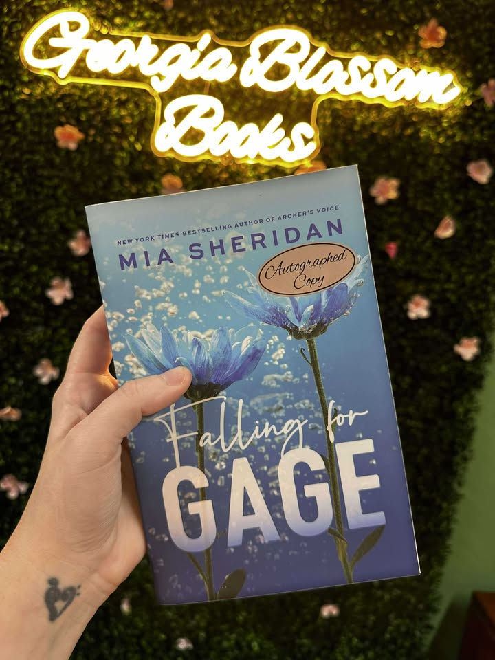 Falling for Gage - AUTOGRAPHED - Mia Sheridan