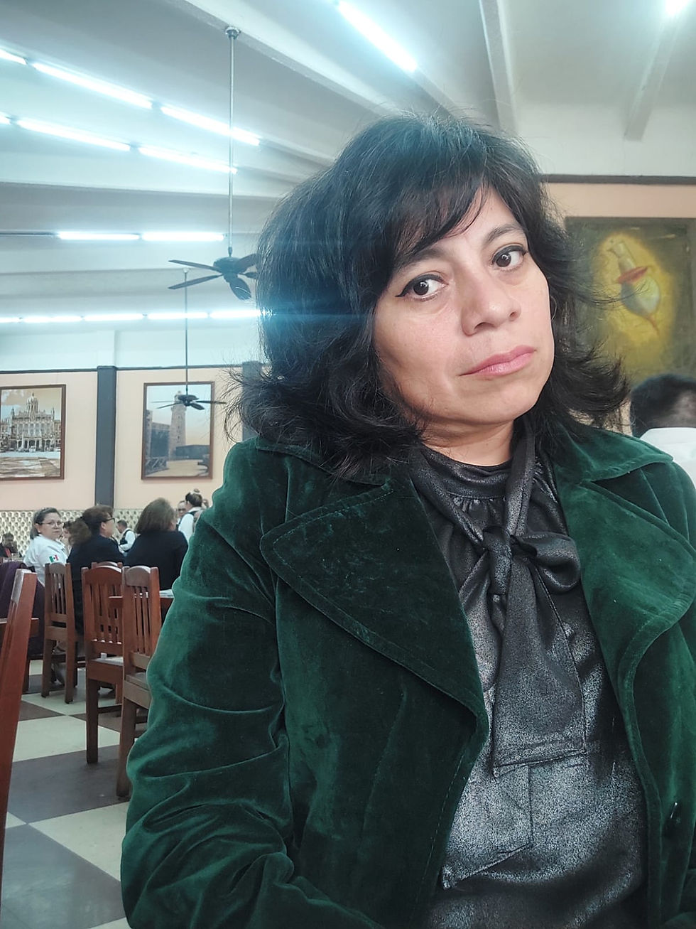 GUADALUPE LEZAMA: Poeta, escritora y artista del performance