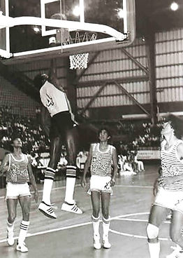 El padre del baloncesto colombiano