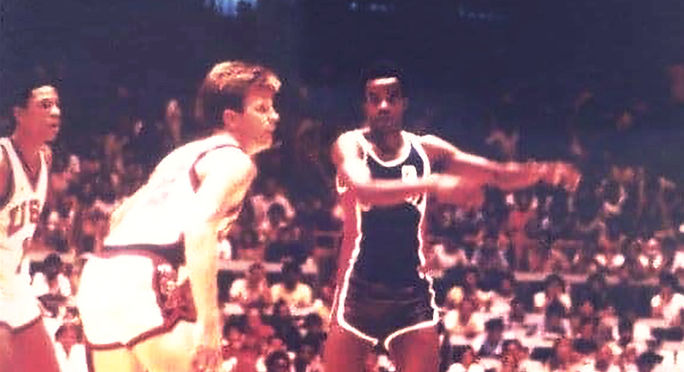 El padre del baloncesto colombiano