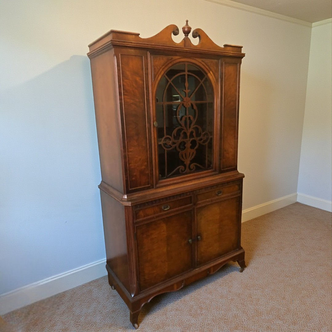 ANTHES-BAETZ DISPLAY CABINET