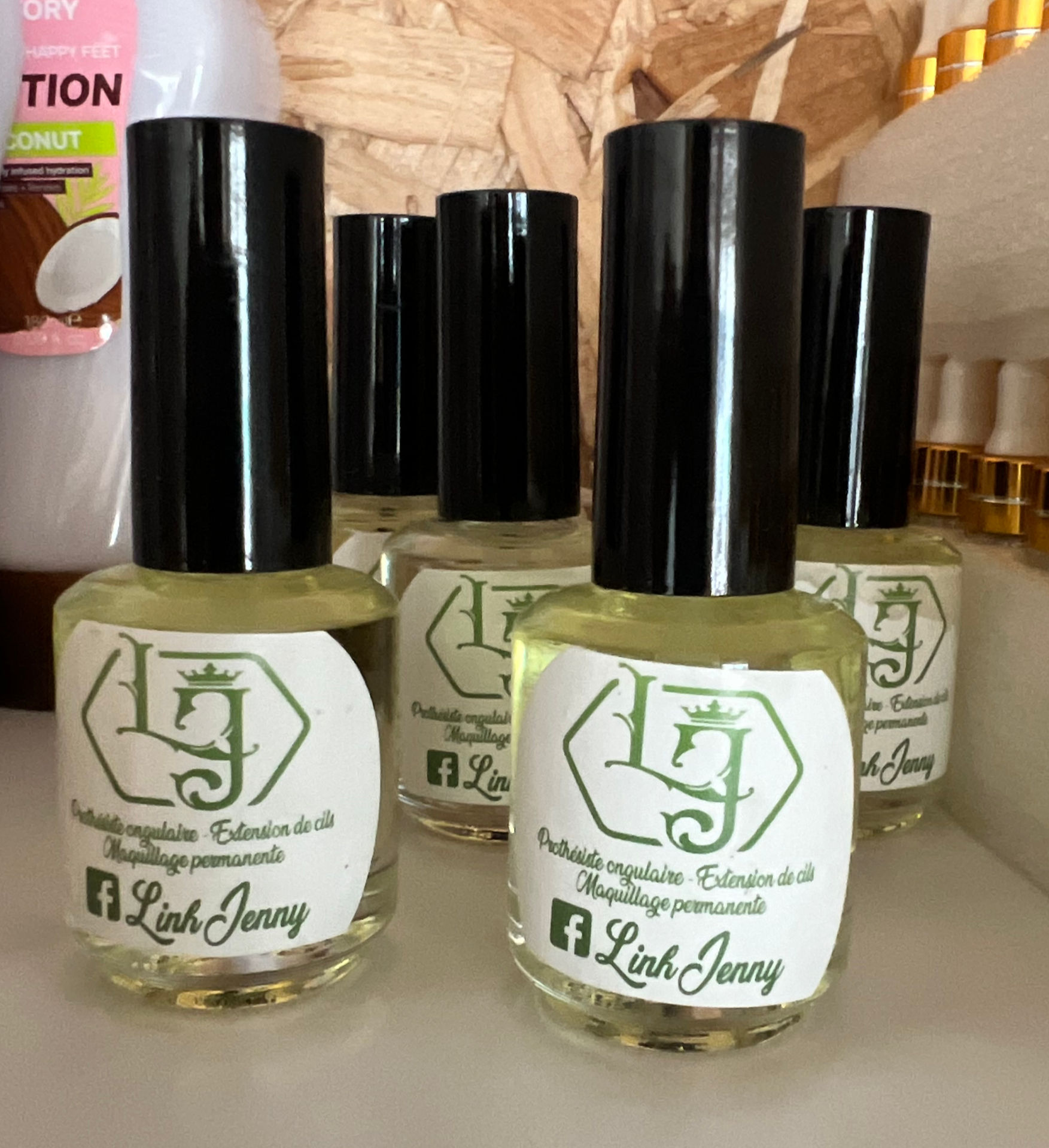 L'huile soint , nourrisant cuticules 15ML