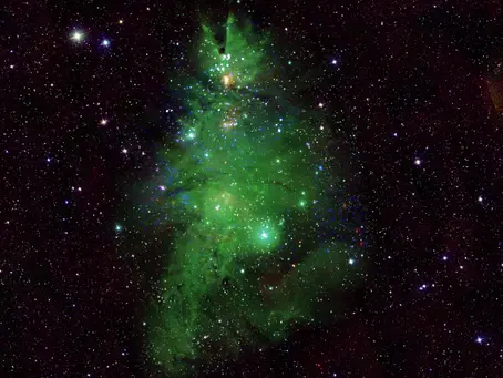 NASA divulga imagem do aglomerado "Árvore de Natal"