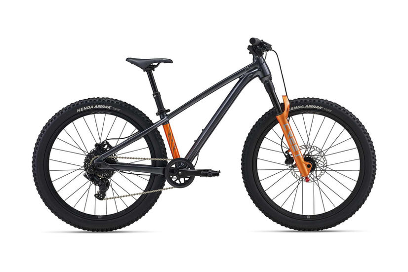 Giant Stp 24 Giant Kids Bike A Black Chrome Side