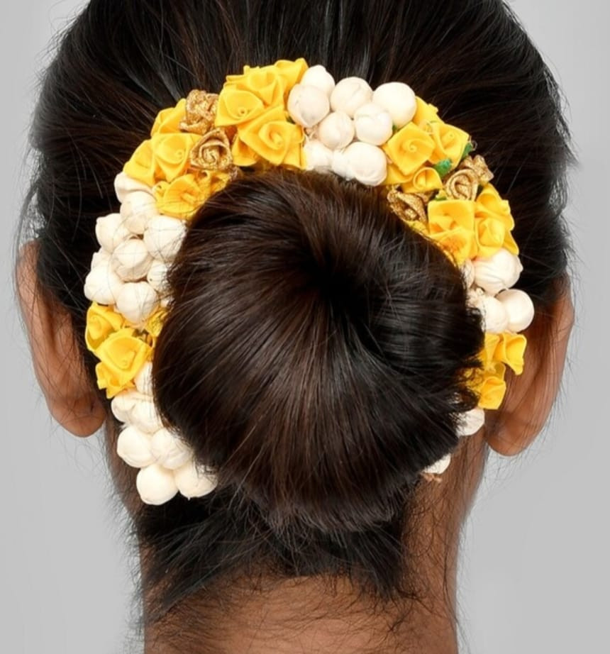 Thumbnail: Bridal Hair Tie
