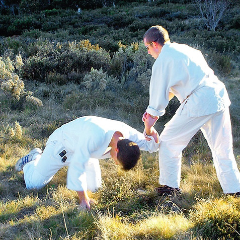 24. A wrist technique derived from sword