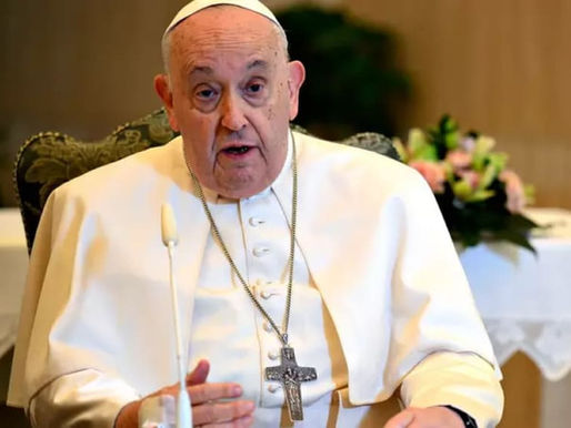 Papa Francisco segue Hospitalizado: Vaticano Inicia Orações Noturnas pela Saúde do Pontífice na Praça de São Pedro