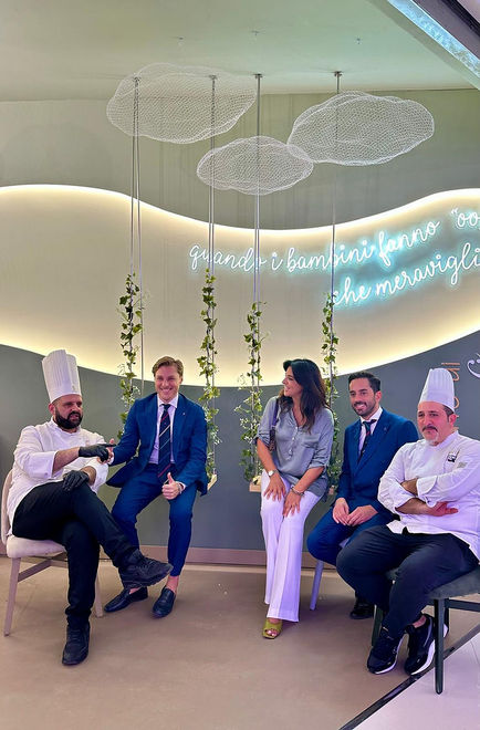 Giovanna Petrossi, Vega Café Medì