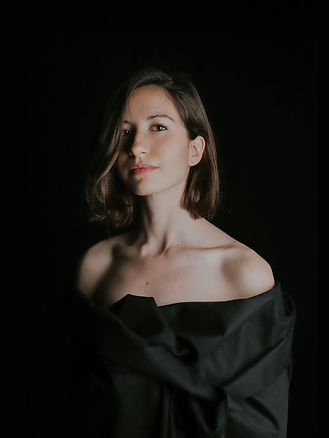 LAURA1.jpg