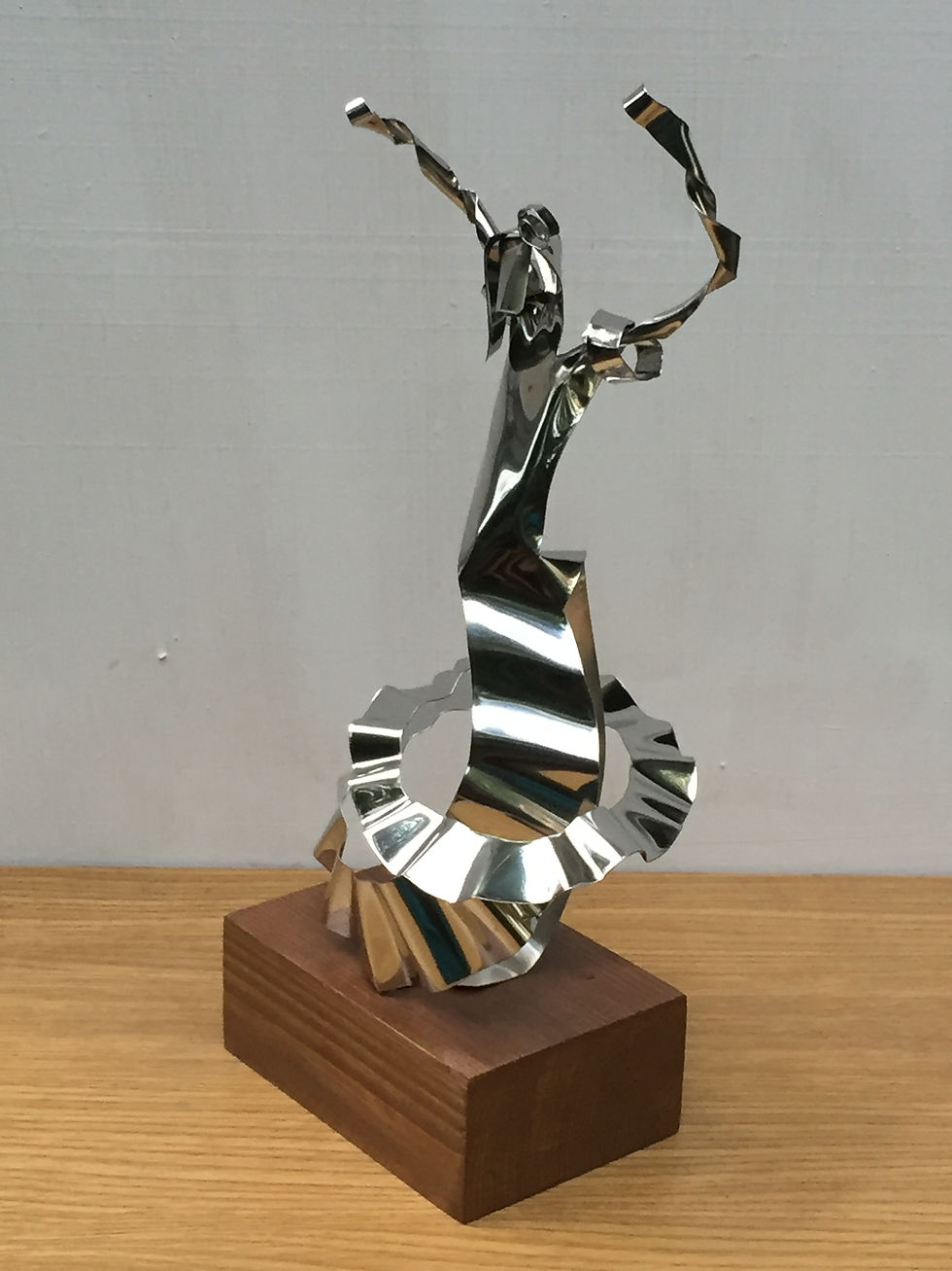 Thumbnail: BAILARINA MEDIANA