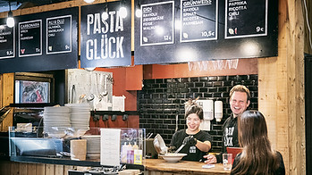 pastaglueck2web.jpg