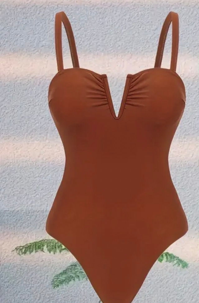 Miniatura: Traje de baño entero unicolor con pareo estampado C291