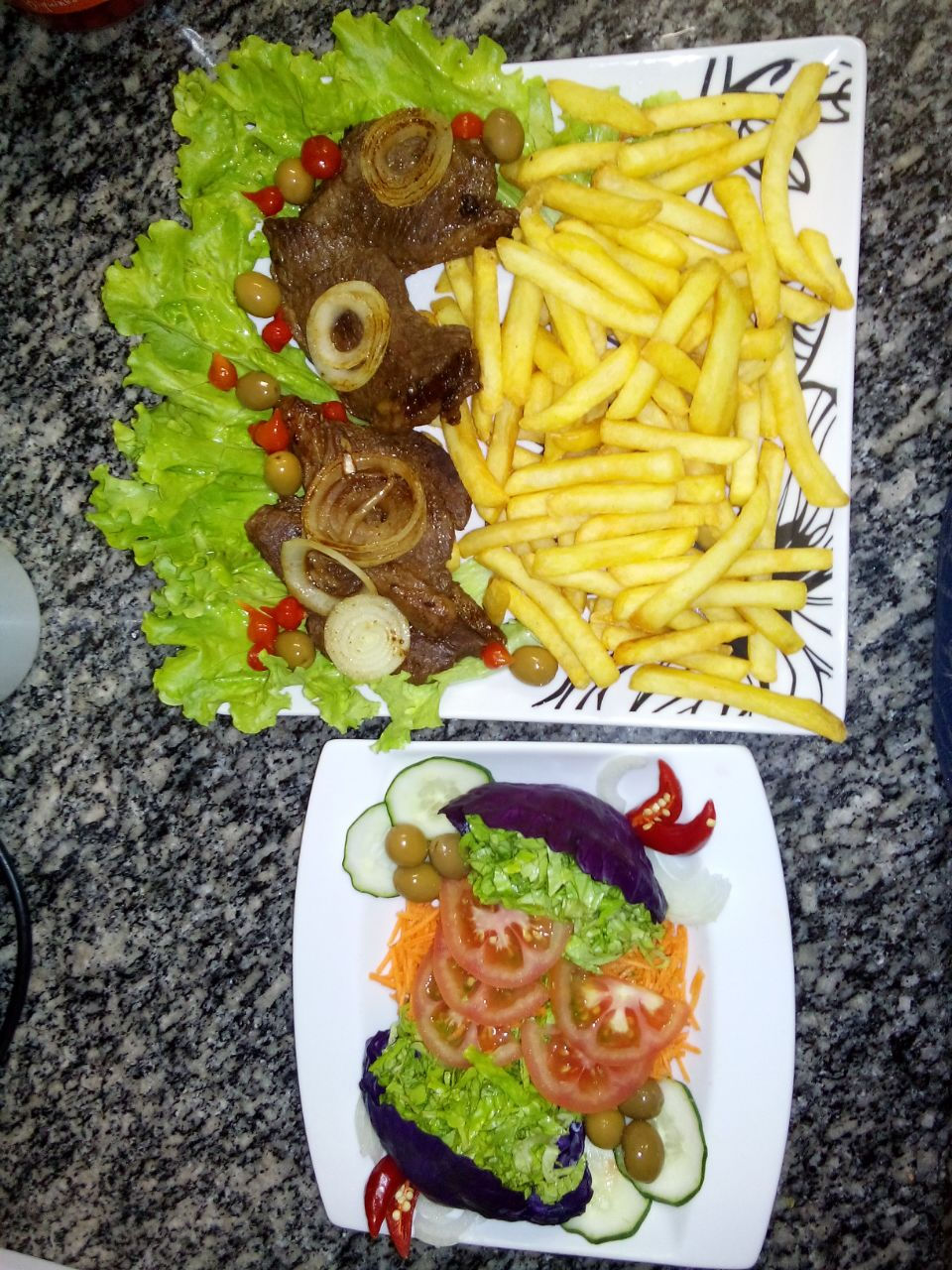 file grelhado com fritas