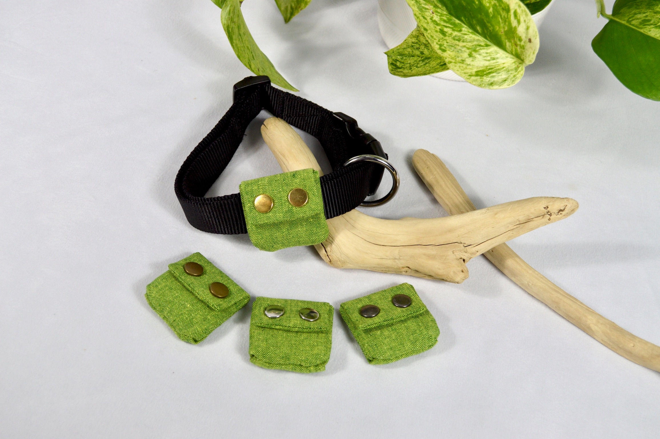 Palm - Dog Tag Silencer