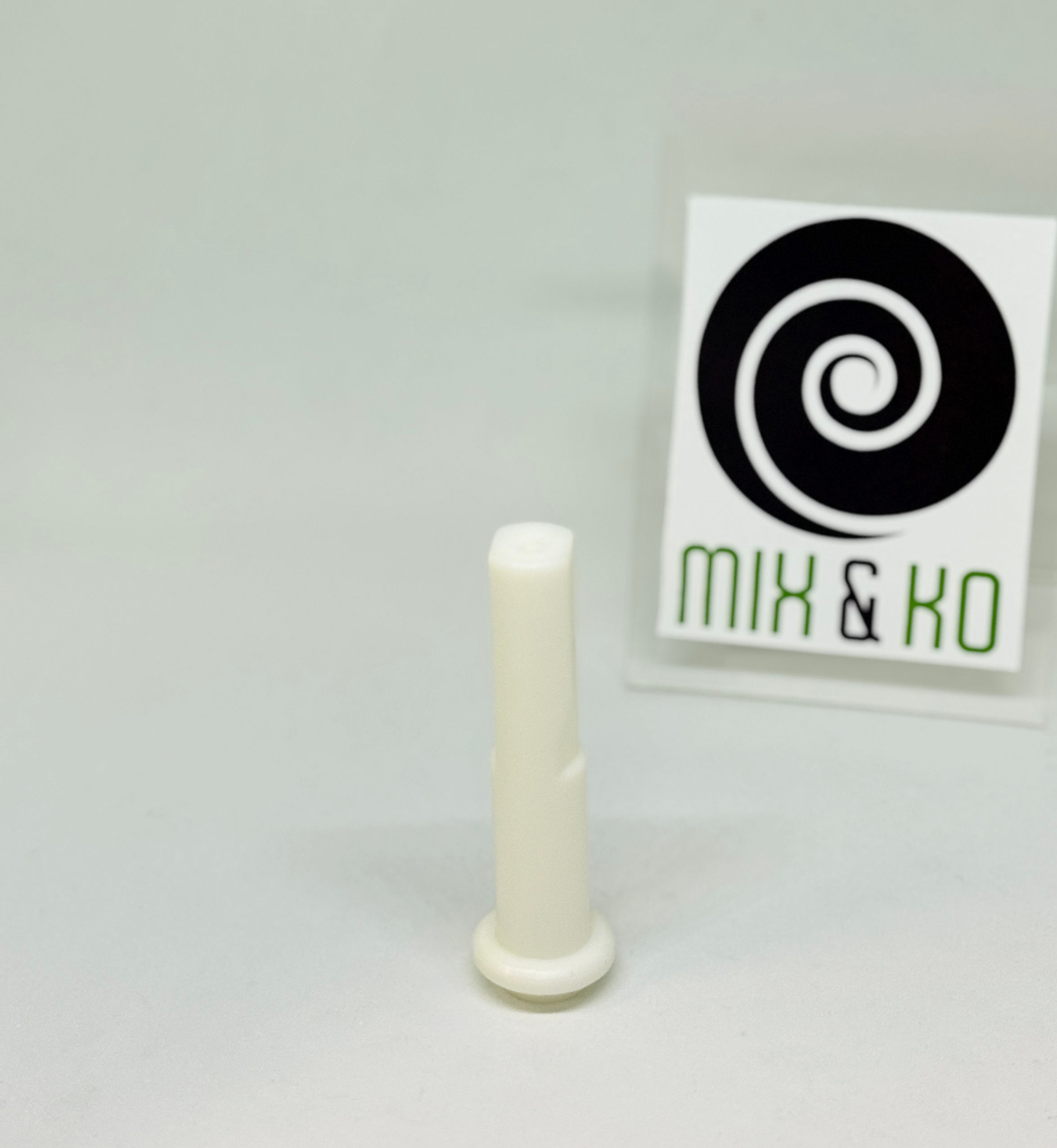 Vista frontal eje motor juice expert magimix