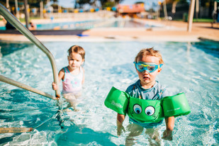 2 Kids in Corrigin Pool