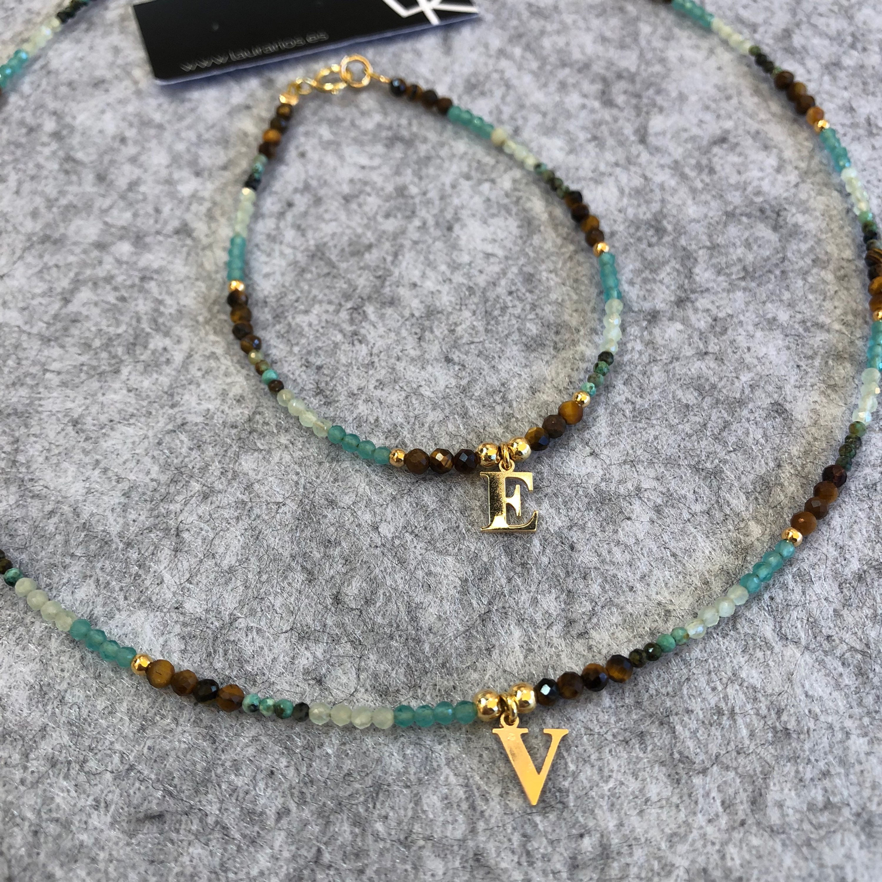 Collar letra personalizada turquesa verdosa 