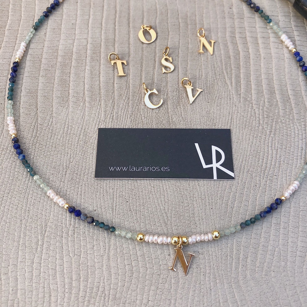 Miniatura: Collar letra personalizada Esmeralda 