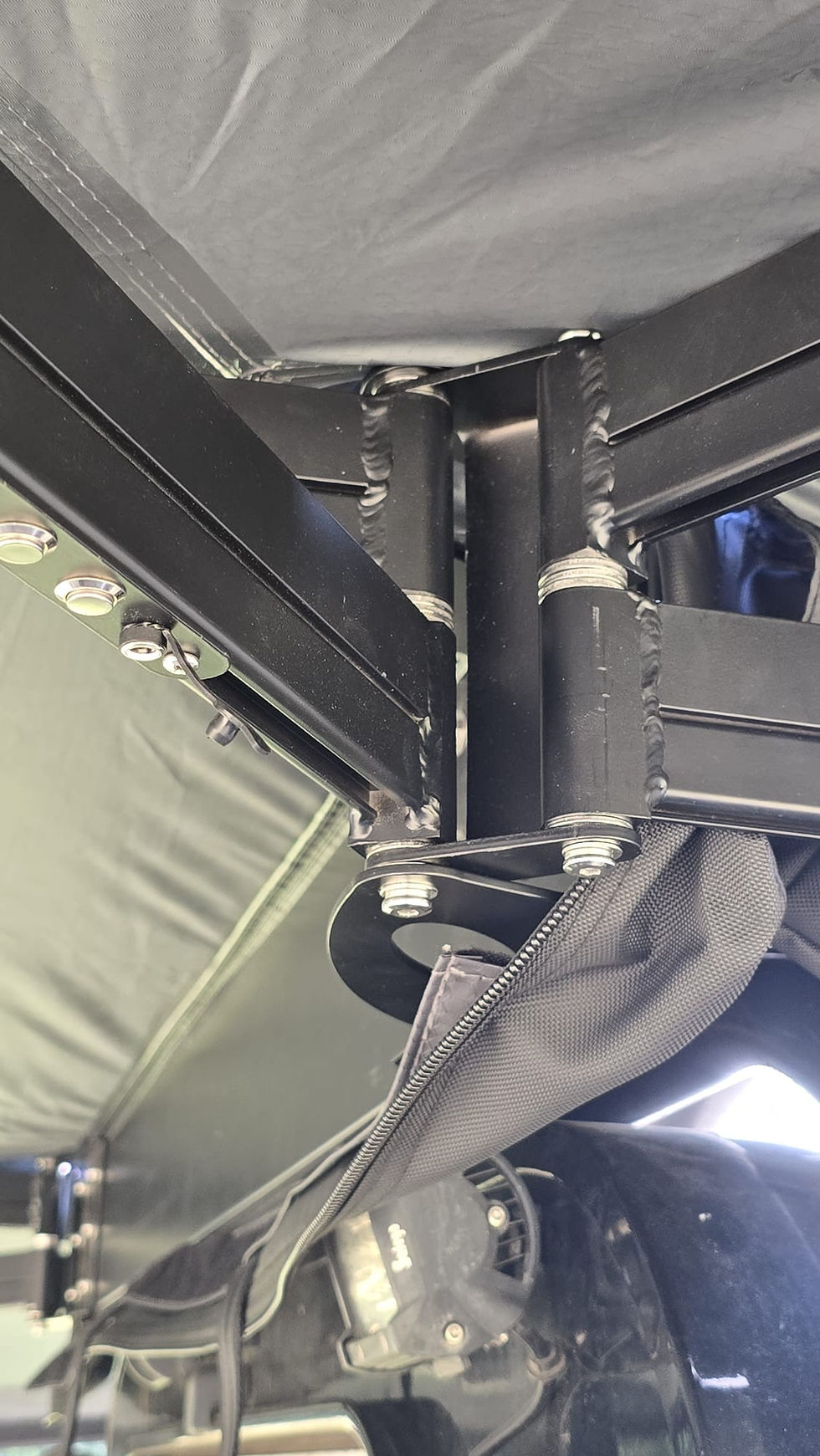 Thumbnail: 360° Expandable Vehicle Awning