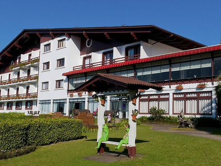 Hotel Renar Fraiburgo: como um totem de leitura se tornou ferramenta de turismo na Terra da Maçã