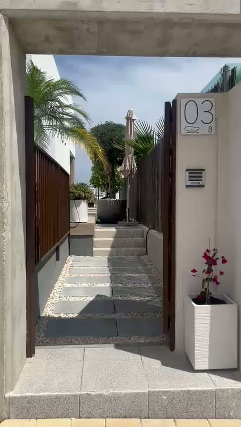 Außenbereich Pool.mp4