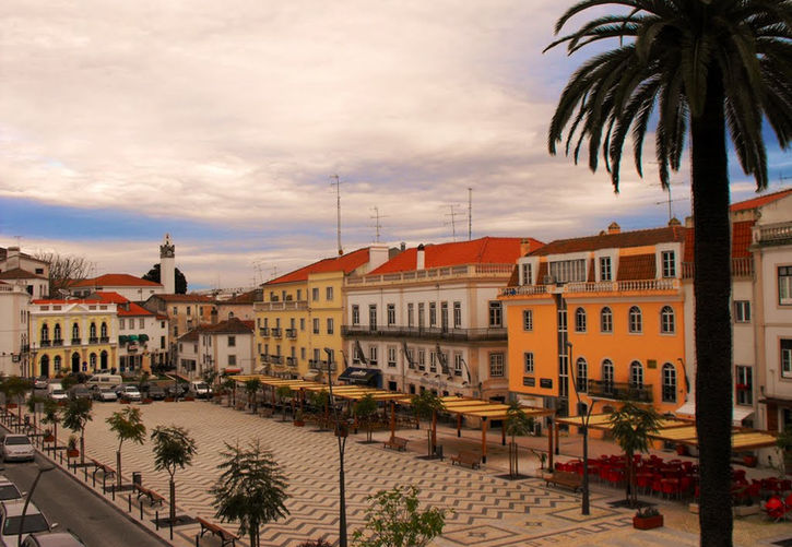 Praça-5-de-outubro.jpeg