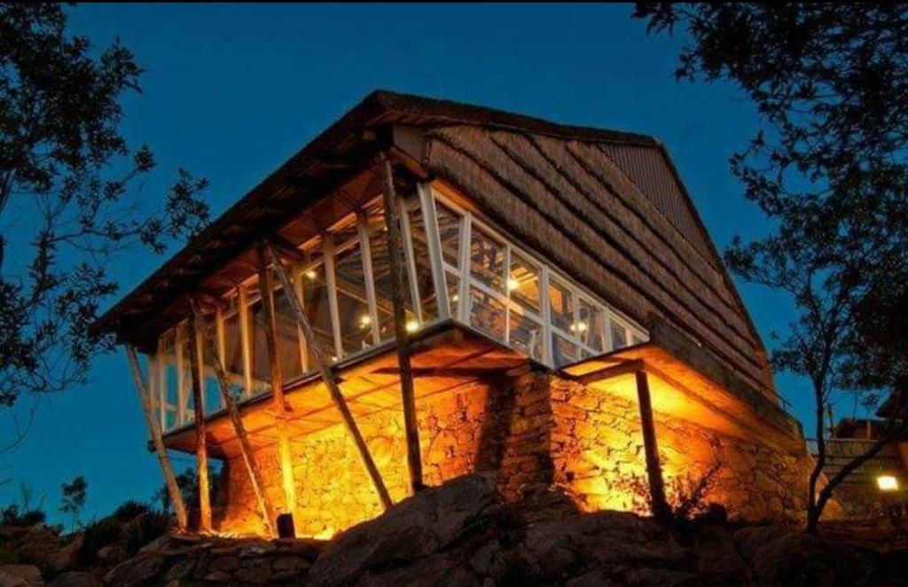 Villa Serrana: arquitectura, paisaje y silencio