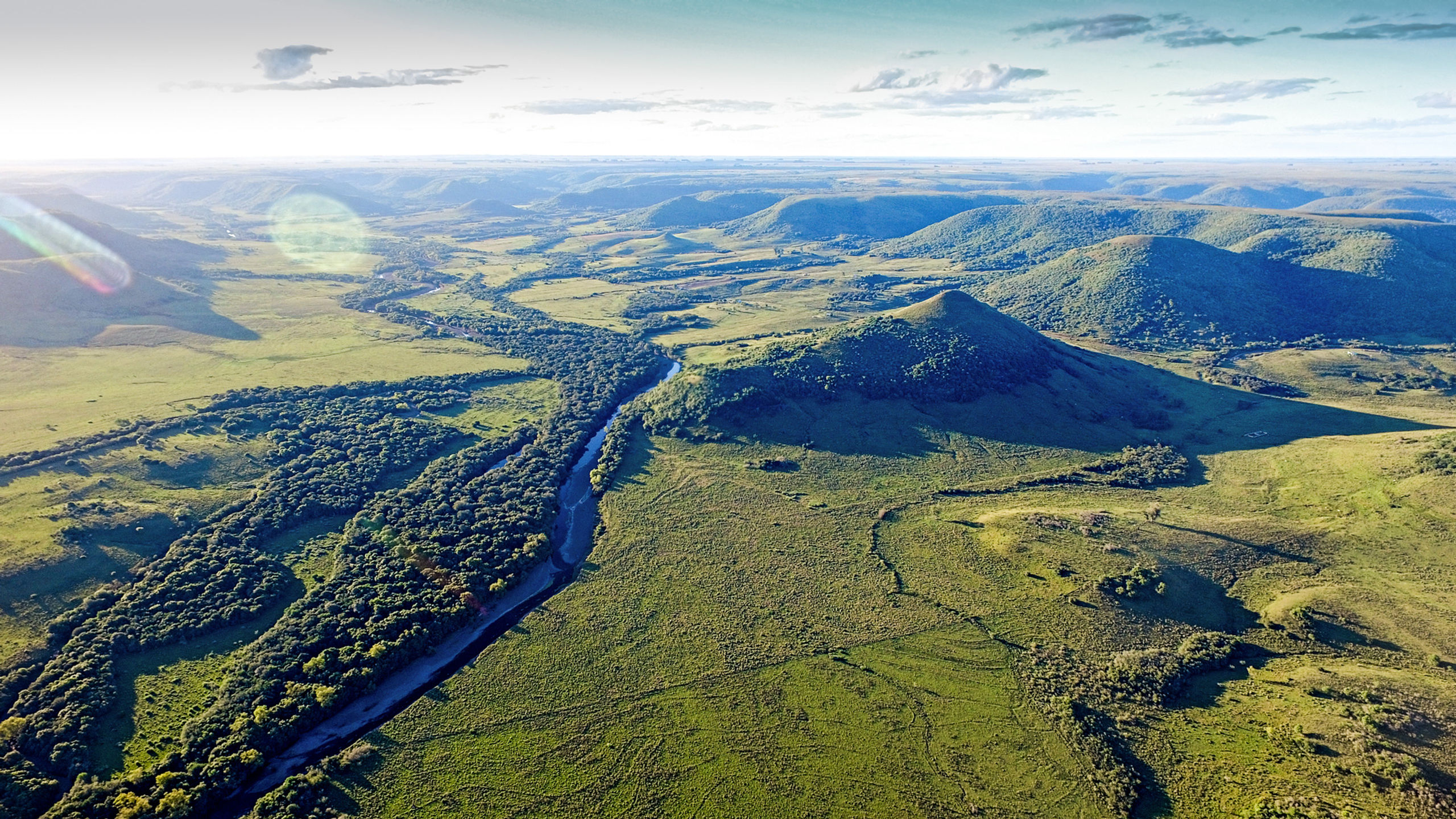 Valle del Lunarejo: quebradas, monte nativo y territorio
