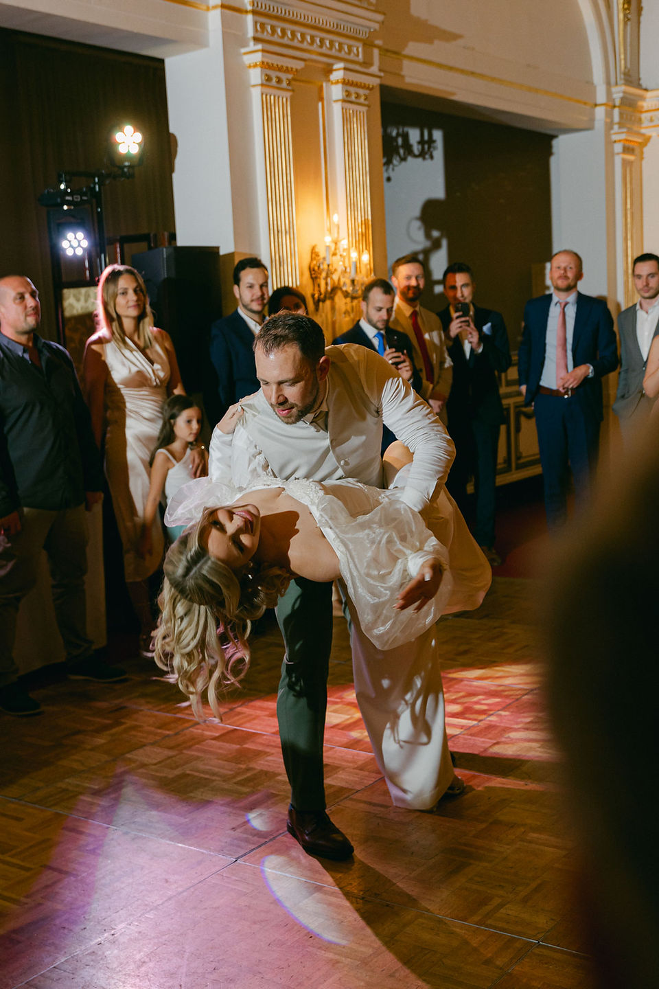 wedding photography and videography in the Hilton hotel and the Gundel restaurant