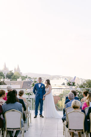A Romantic Dutch-German Wedding in the Aranybastya restaurant – Wedding Photography and Videography at the Castle
