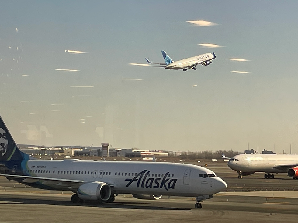 Why Newark Airport Gives Alaska Airlines a Bad Name