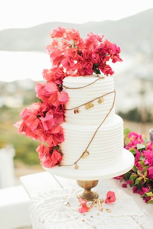 Reference Ruffled Wedding Blog - Cake - Photographer - Anna Roussos