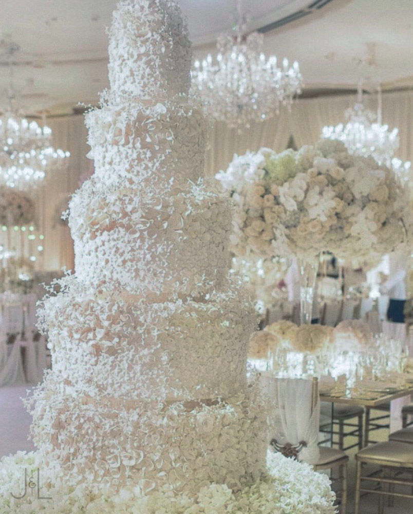 THE WEDDING CAKES WE CAN'T STOP THINKING ABOUT