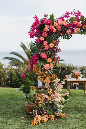 Refernce: https://ruffledblog.com/ - Wedding: Katrina and Jesse - Arch -Photography: Marissa Maharaj