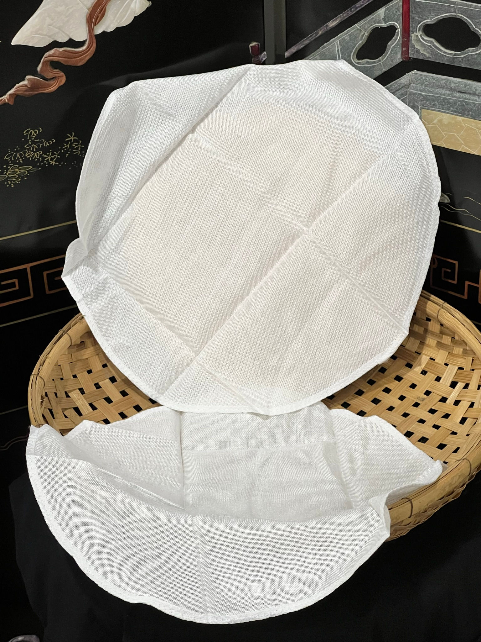 ผ้าขาวบาง เย็บขอบ ขนาด 30X30 ซม (แพค 2 ชิ้น)