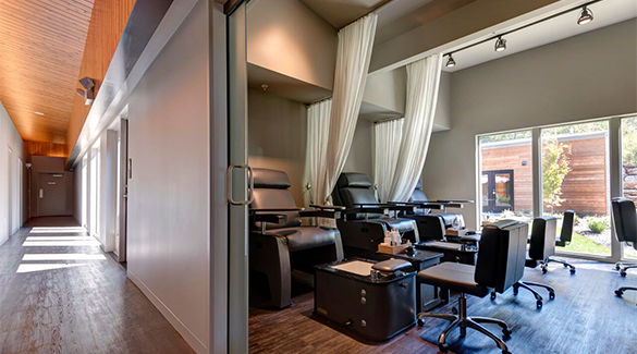 mani_pedi_room