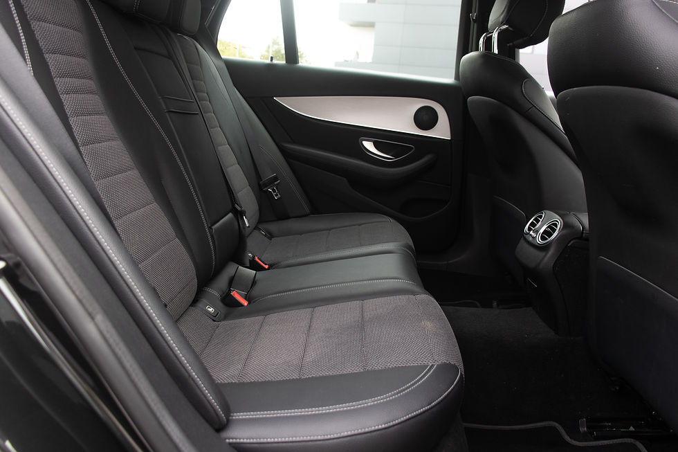 Miniatura: Mercedes-Benz E300e Avantgarde 2021