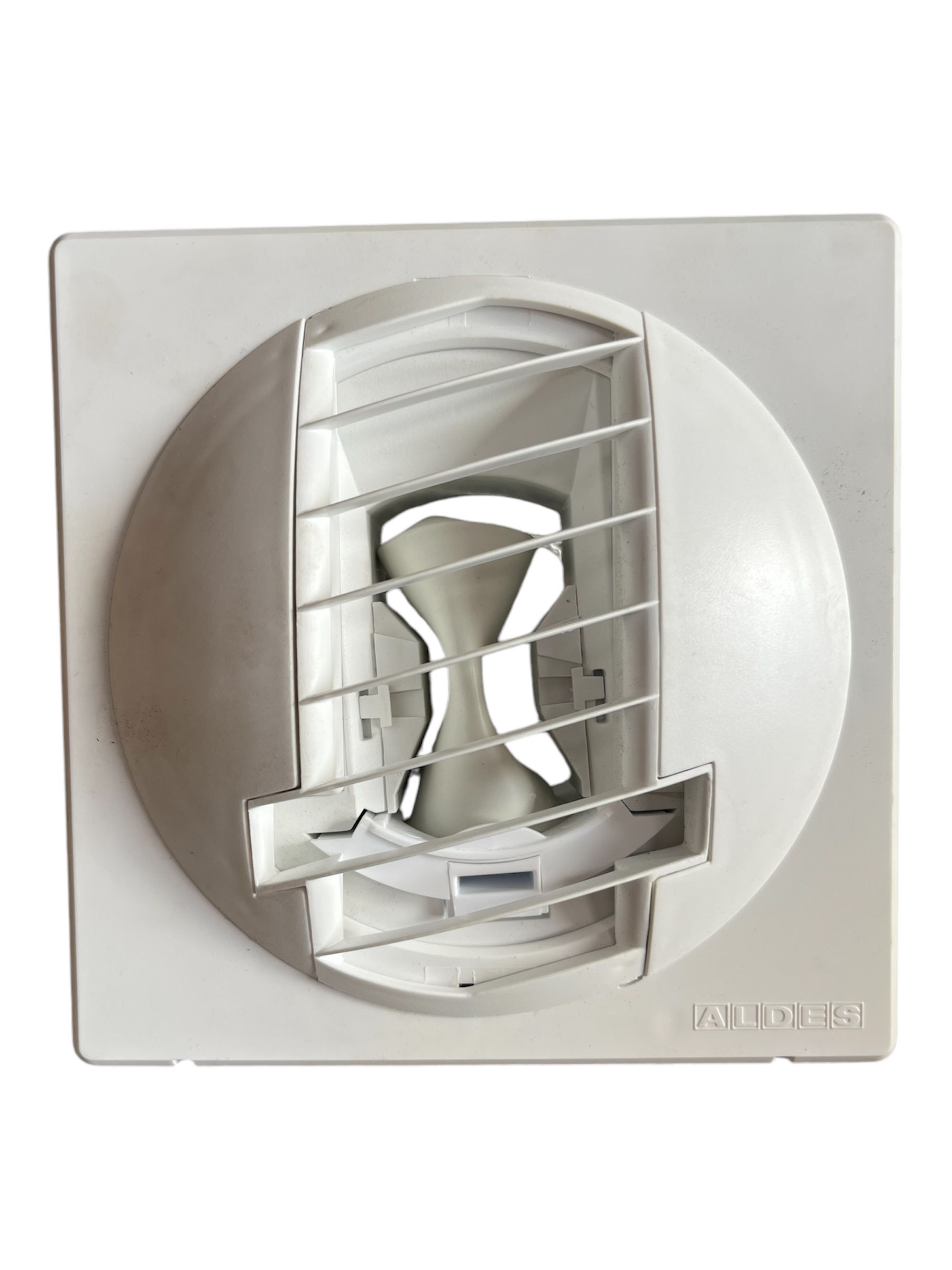 Bouche Autoréglable BapCOLOR bi débit 20/75 m3/h sans fût Blanc ALDES 11019431