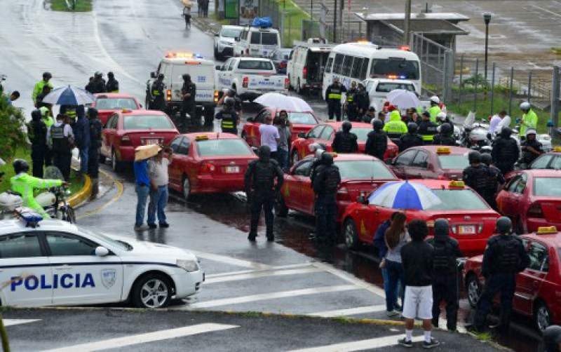 Taxistas protestan contra Uber en Costa Rica