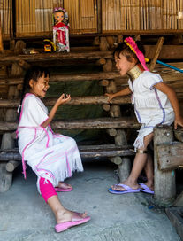 LA VERDAD SOBRE LAS MUJERES DRAGÓN [Debate y visita a una aldea Kayan, Chiang Mai, Tailandia]