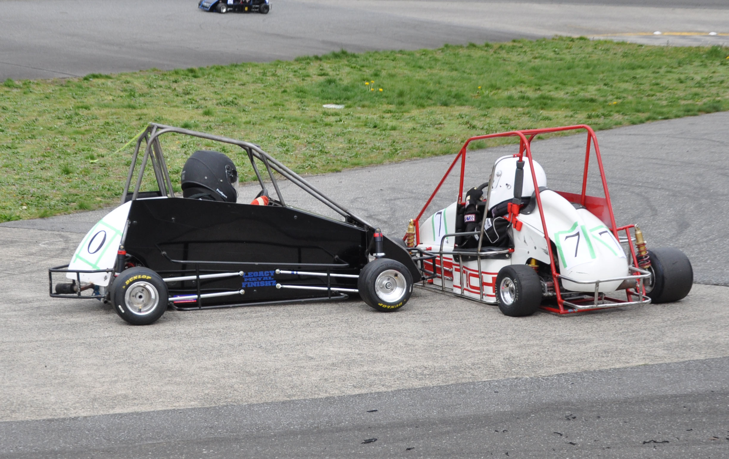 Man fingering quarter midget minutes college