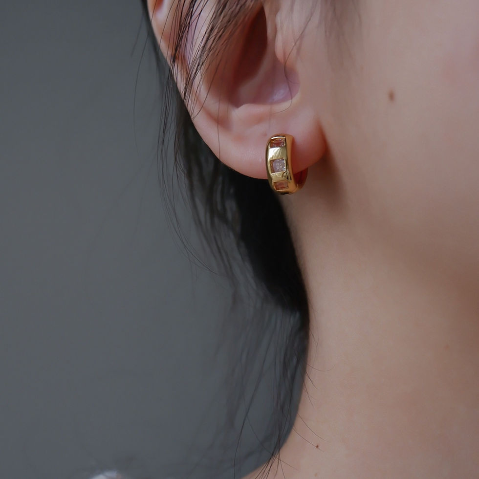 Thumbnail: Cubic Huggie Hoop
