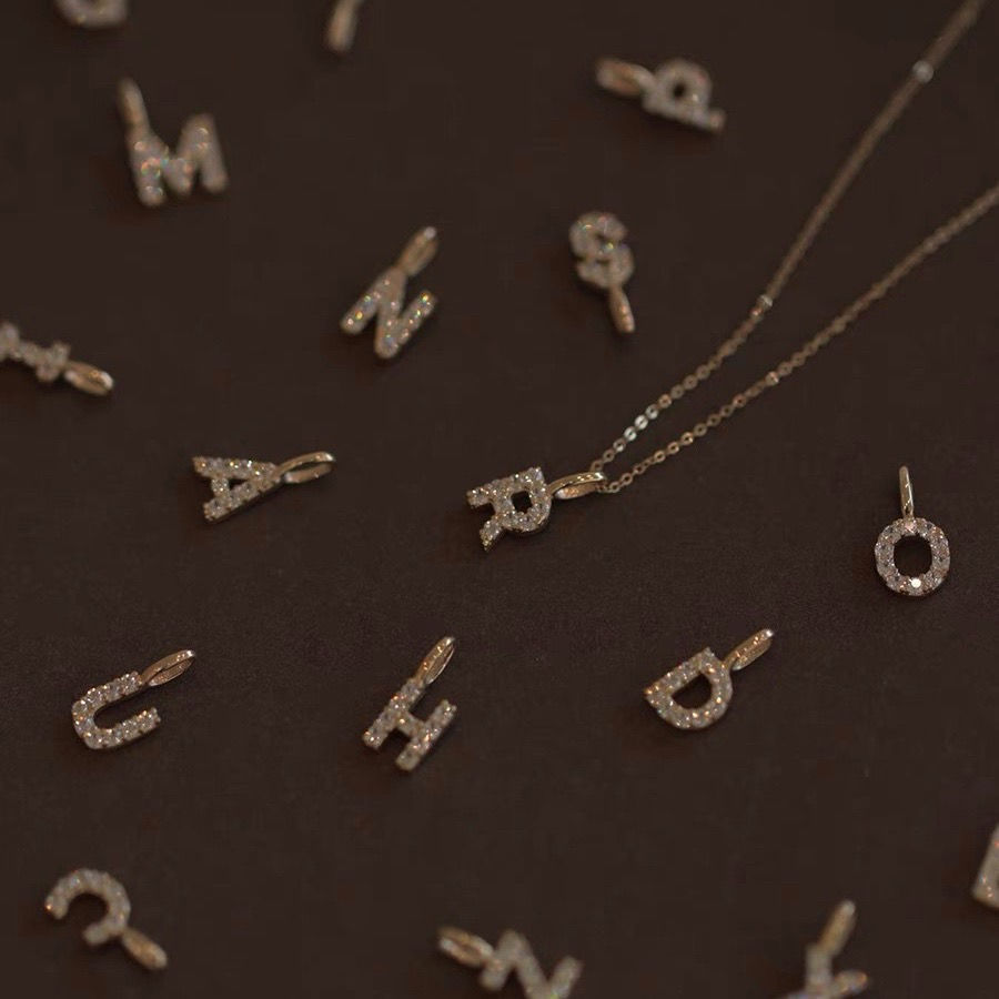 縮圖：Diamond Letter Necklace