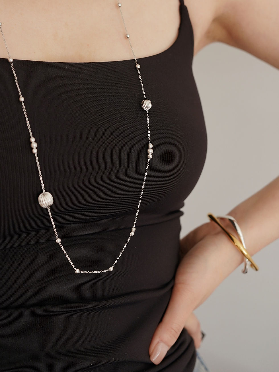 Thumbnail: Curve Beads Long Chain