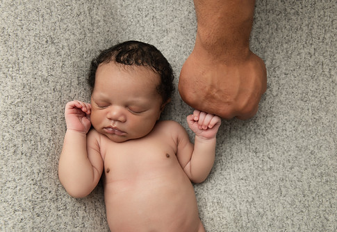 Newborn portrait by Sandy Hunt Photography