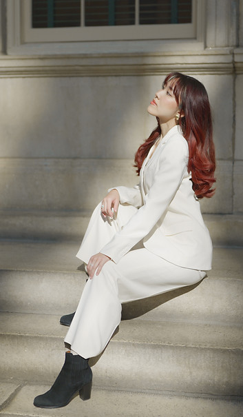 NozomiLyn_Met2024_StairFull-1.jpg