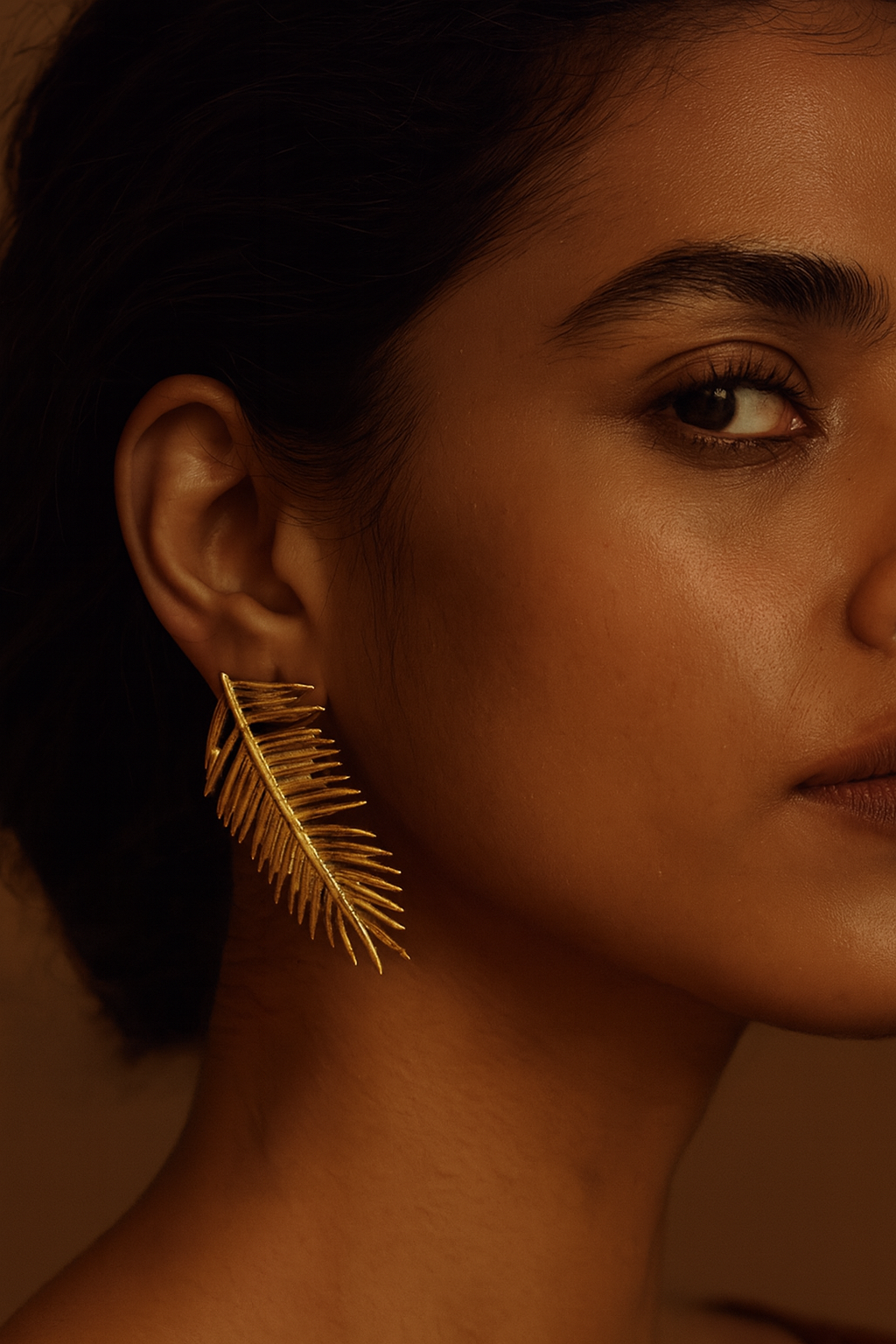 Leafs Gold L earrings 